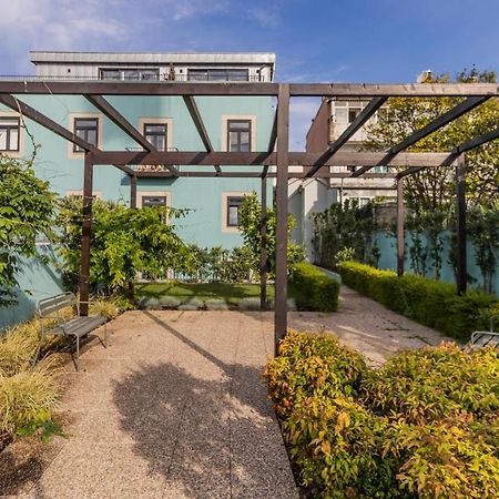 Central Studio W/ Pool, Ac & Patio By Lovelystay Porto Ngoại thất bức ảnh